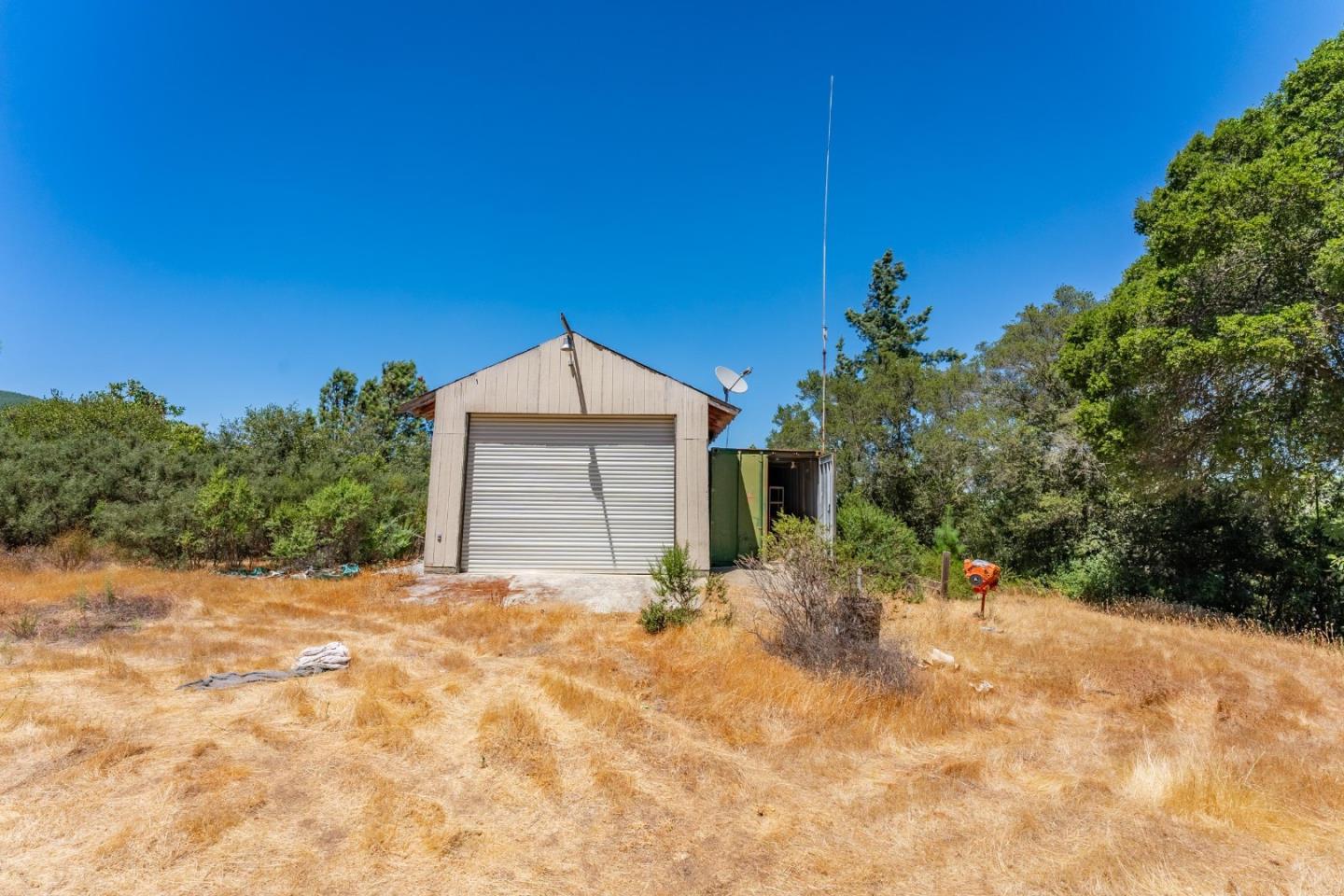 7175 Redwood Retreat RD
