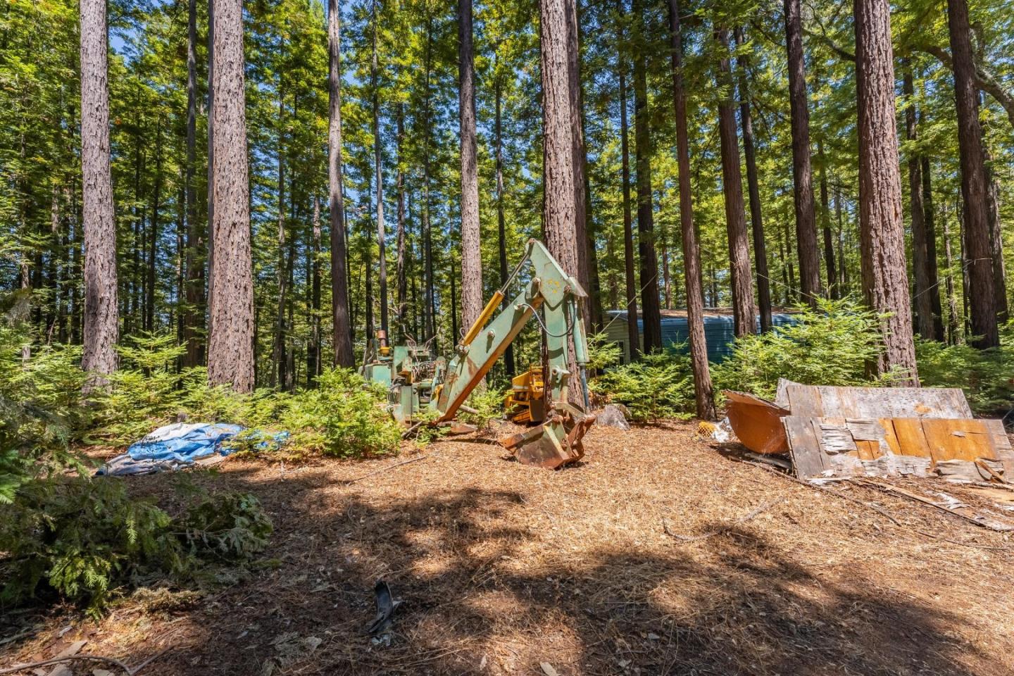 7175 Redwood Retreat RD