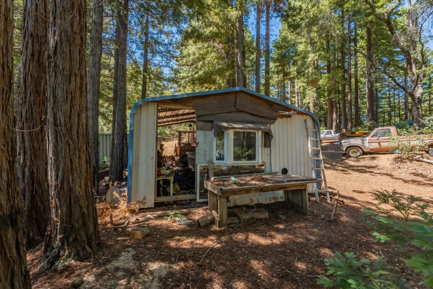 7175 Redwood Retreat RD