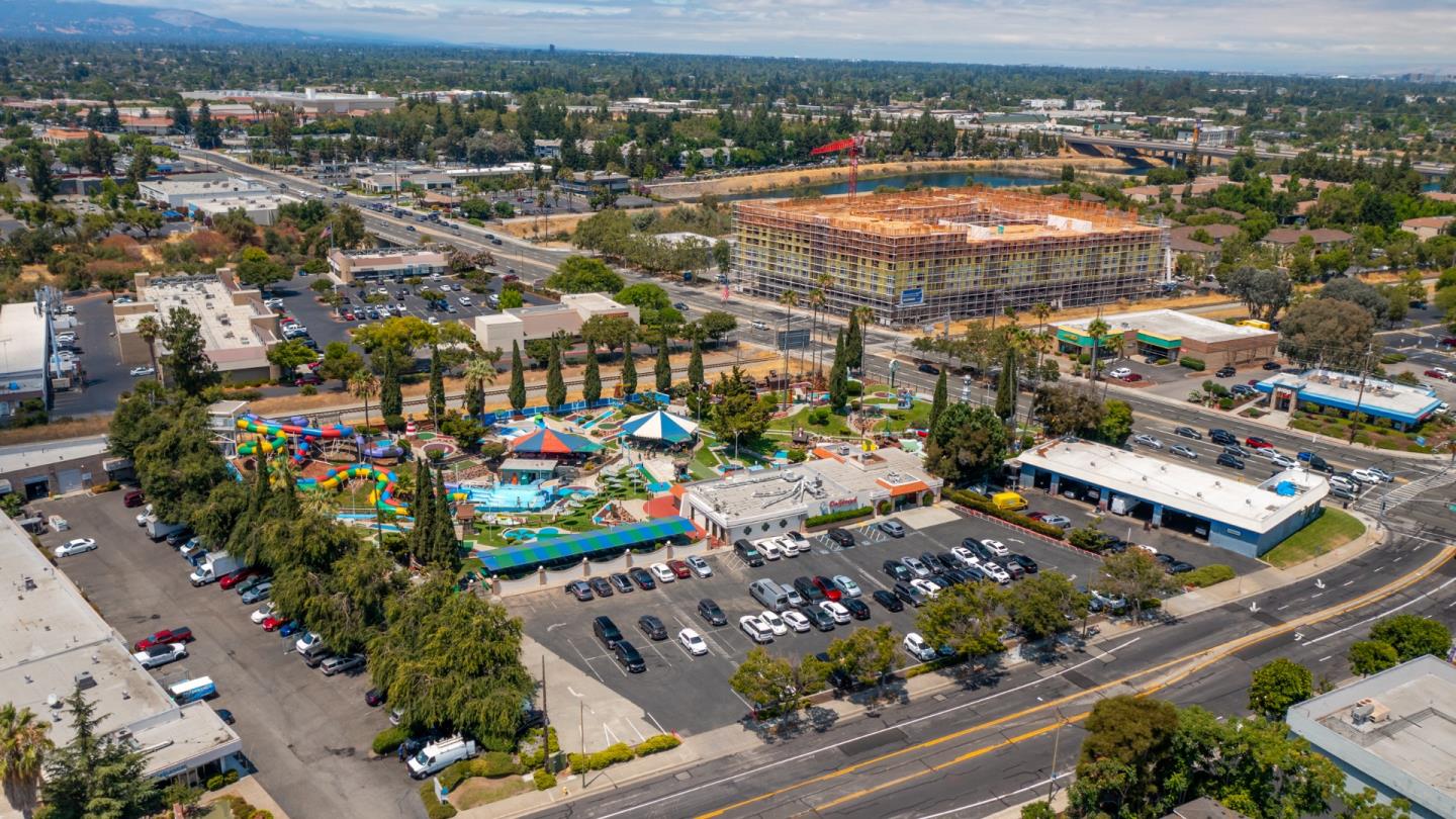 5770 Winfield BLVD 102