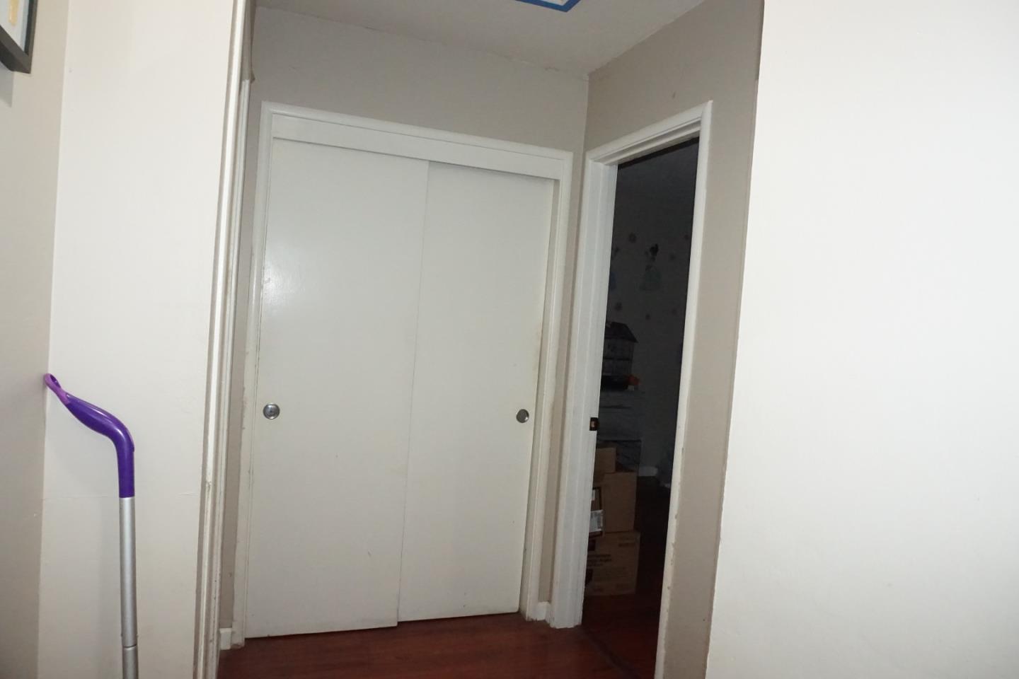 939 Tennyson LN