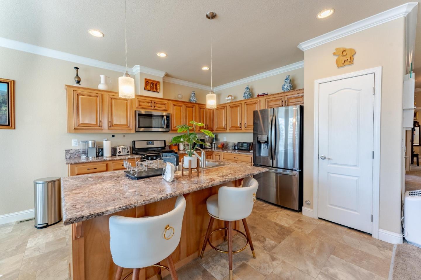 3913 Moana WAY 3913
