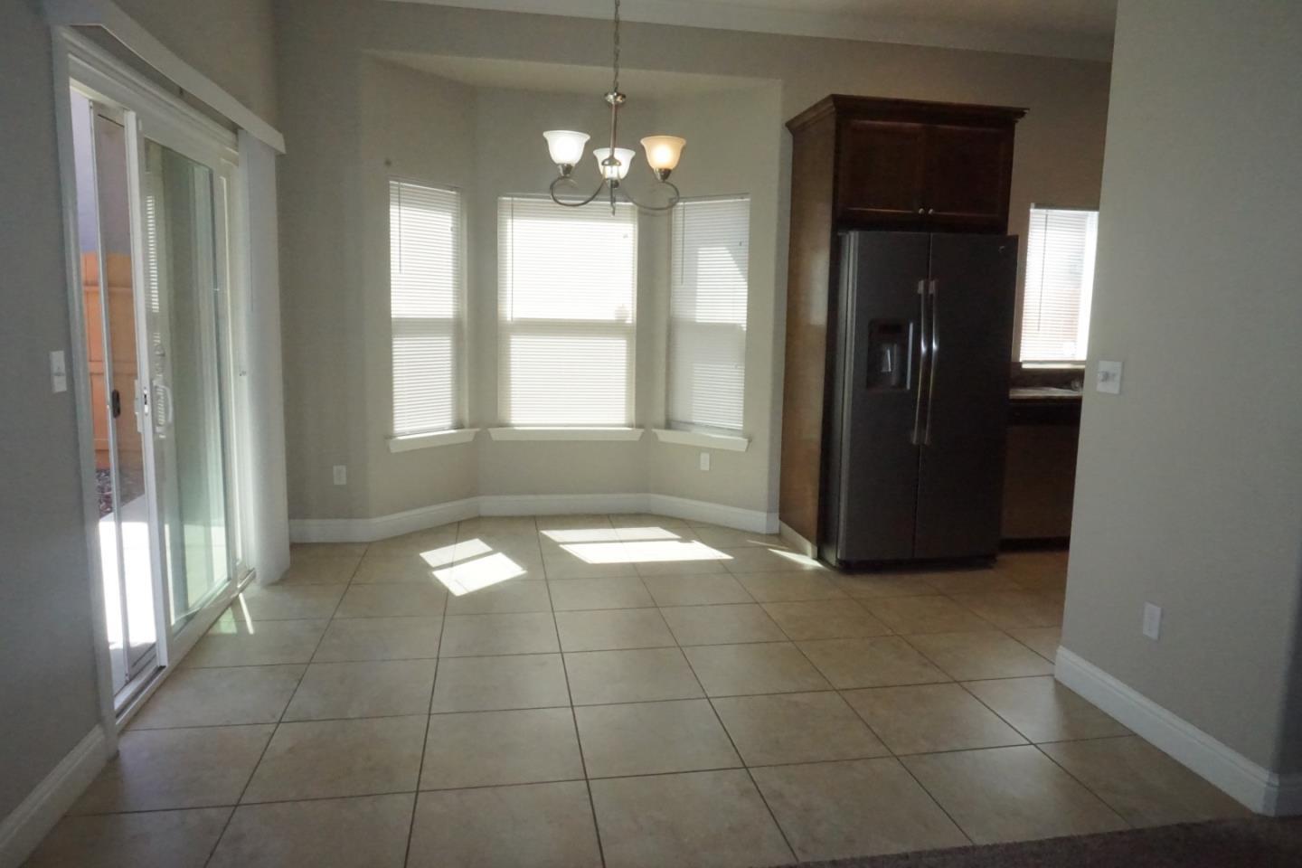 1513 Greenwich DR