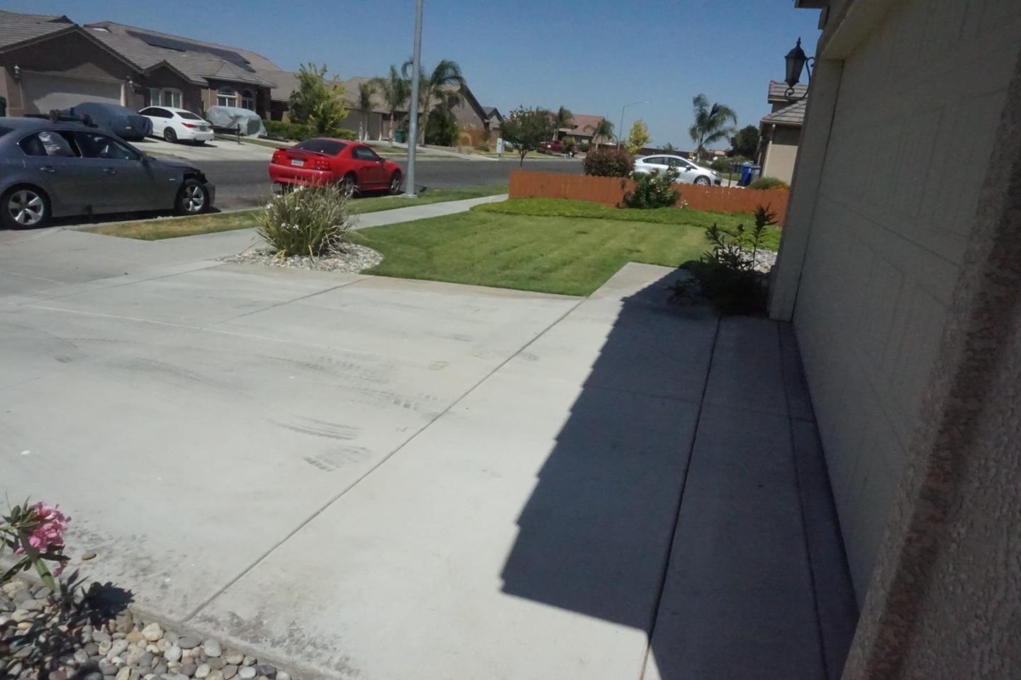 1513 Greenwich DR