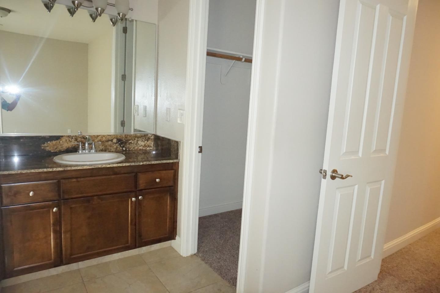 1513 Greenwich DR