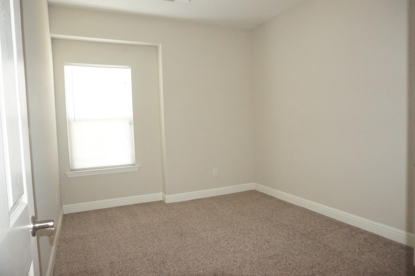1513 Greenwich DR