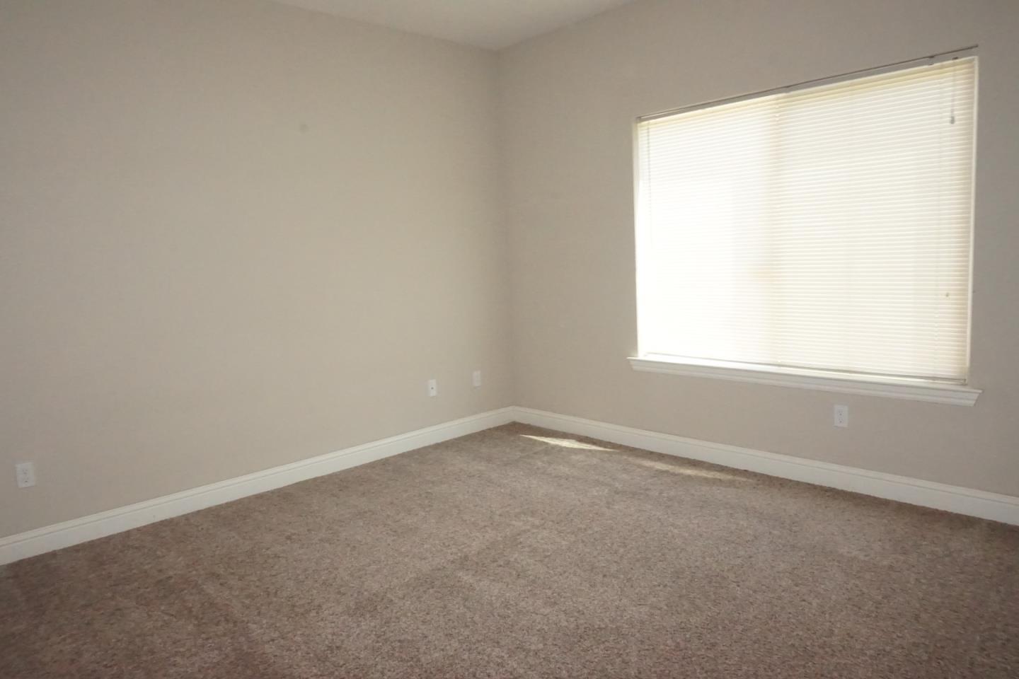 1513 Greenwich DR