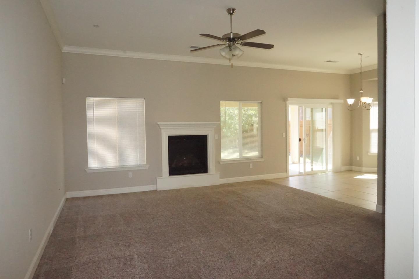 1513 Greenwich DR