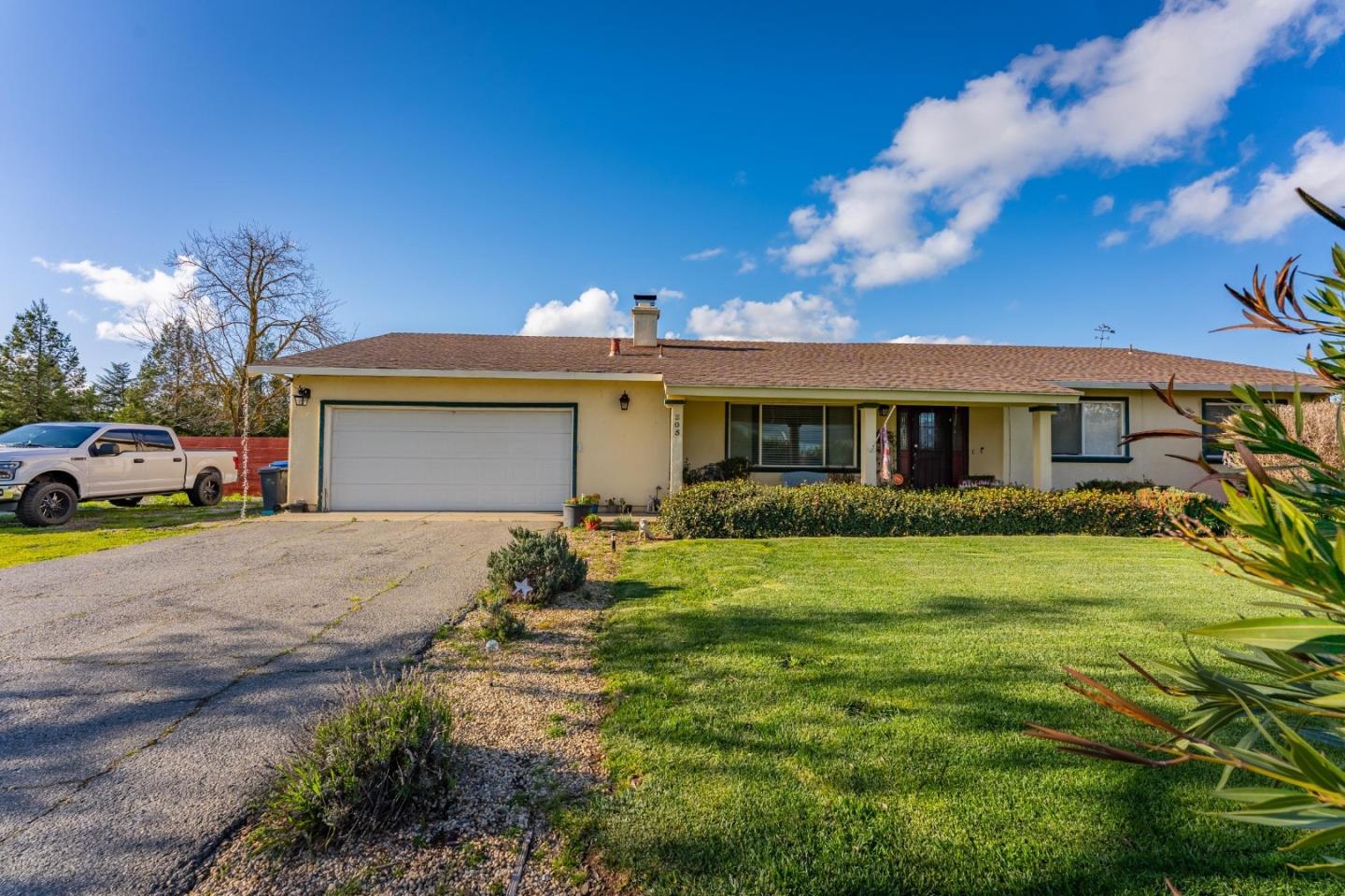 205 Highland AVE