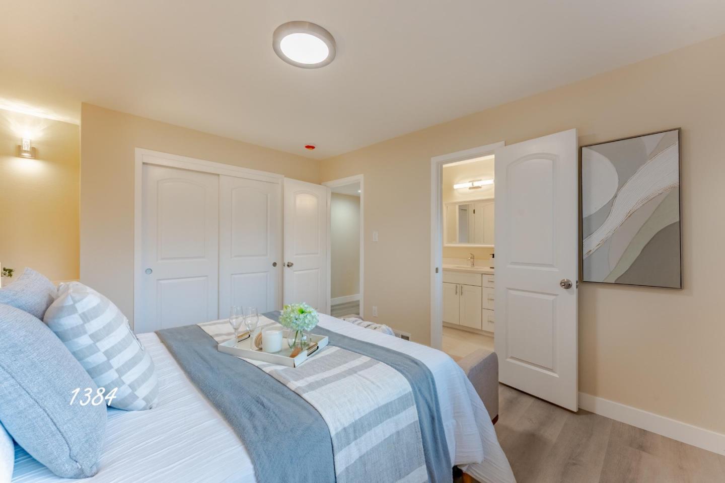 1384 Darryl DR