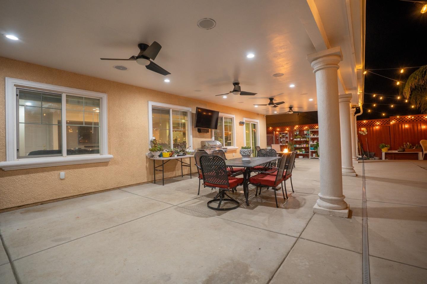 2385 North Mountainside Drive
