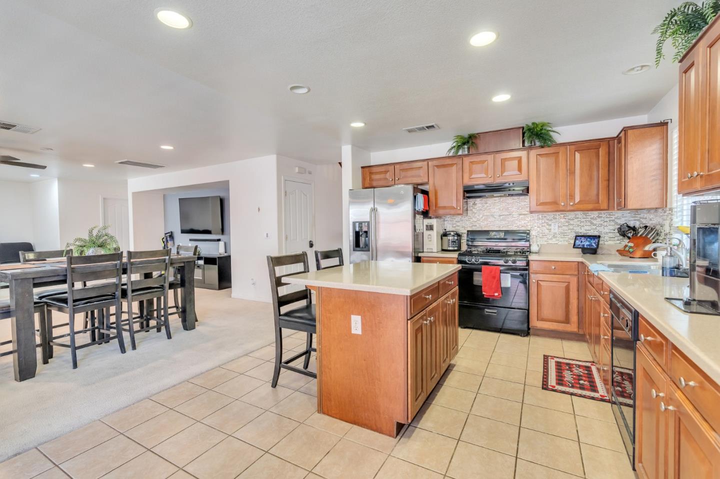 2385 North Mountainside Drive
