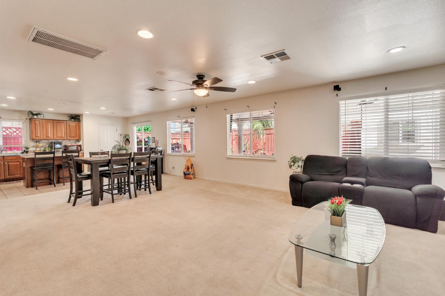 2385 North Mountainside Drive