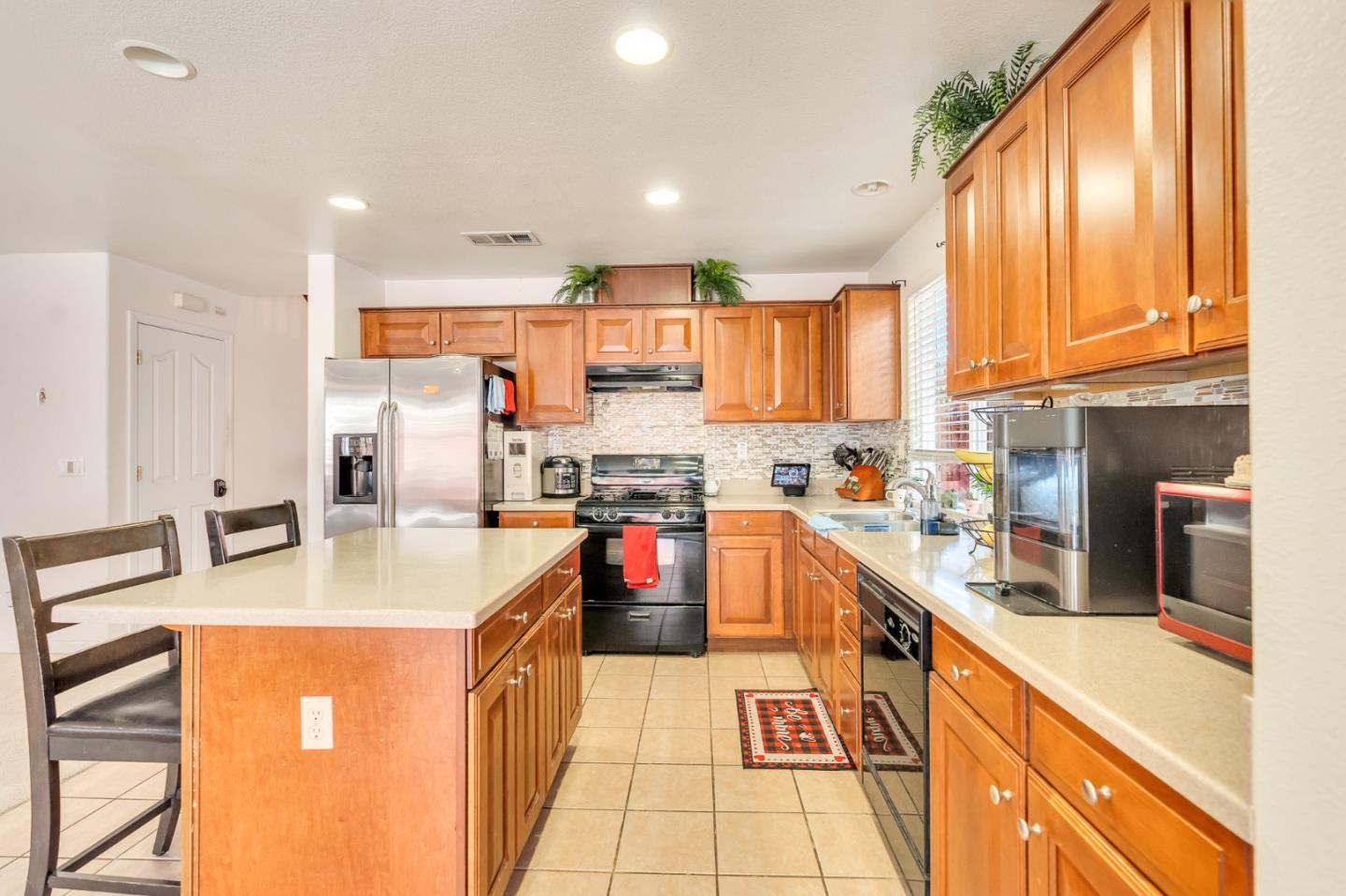 2385 North Mountainside Drive