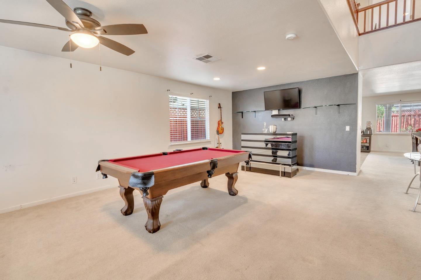2385 North Mountainside Drive