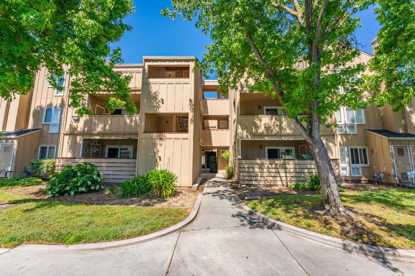 141 Monte Verano Court