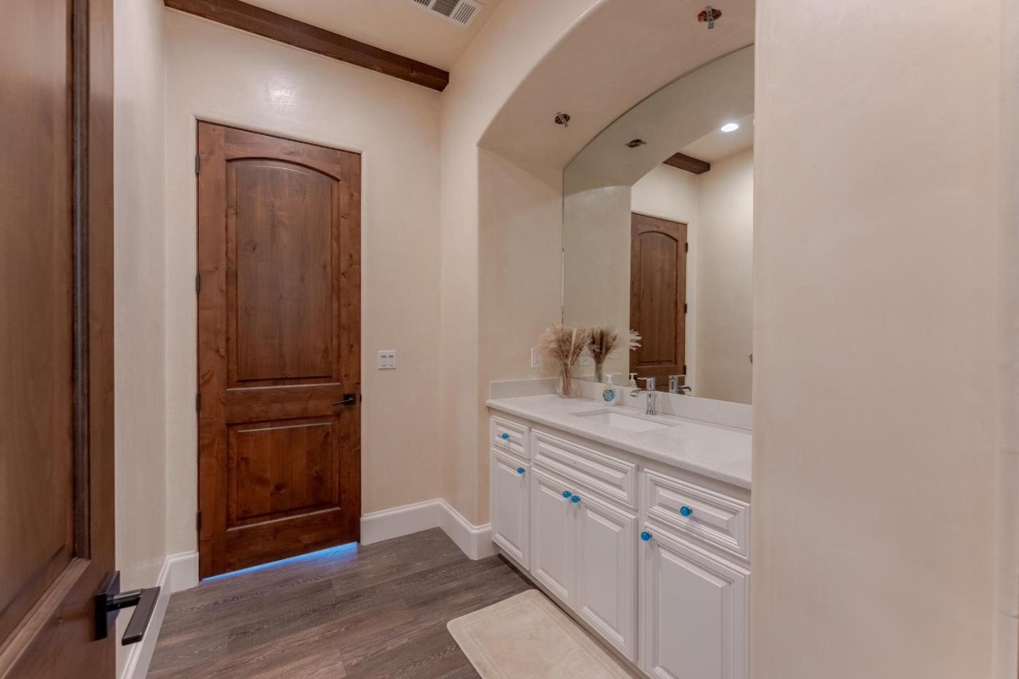 8440 Lovers Lane