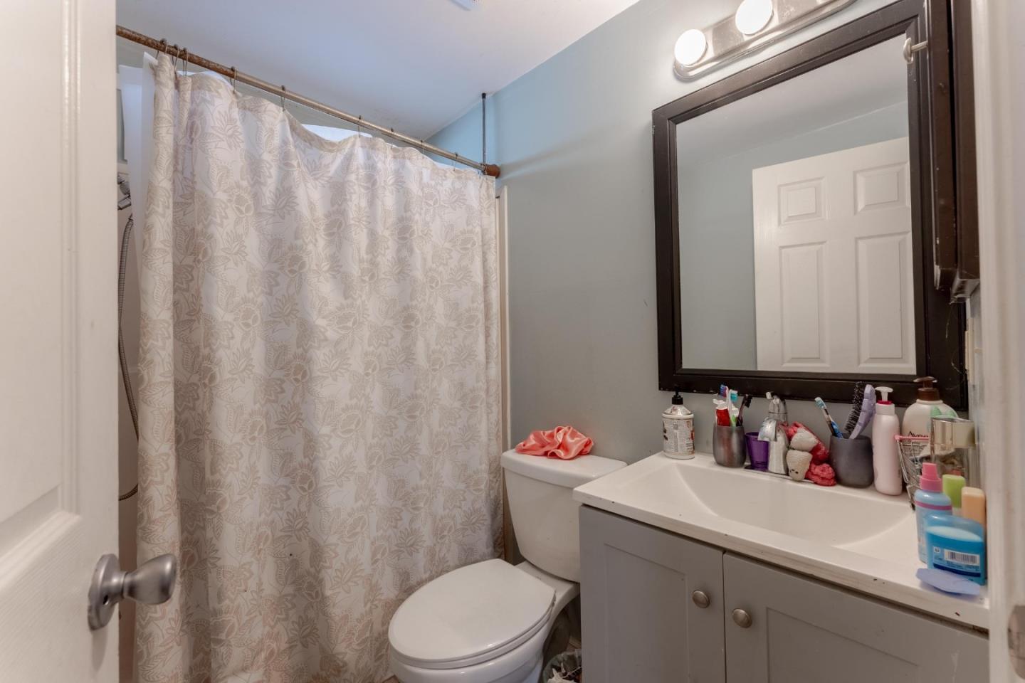 580 East Ahwanee Avenue Unit: 11