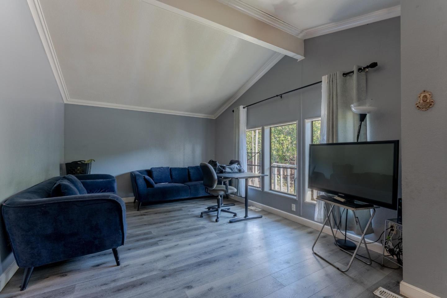 580 East Ahwanee Avenue Unit: 11