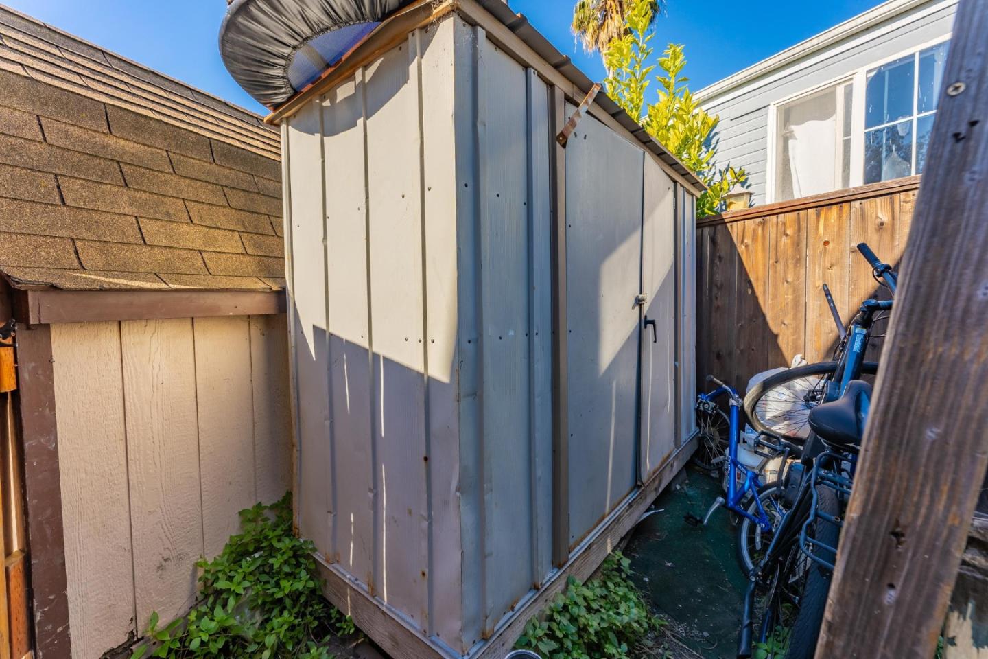 580 East Ahwanee Avenue Unit: 11