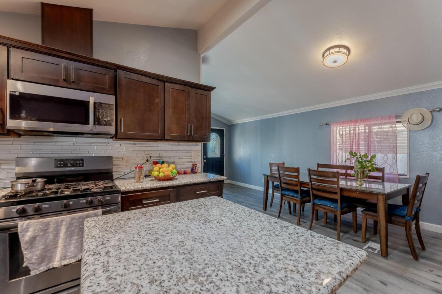 580 East Ahwanee Avenue Unit: 11