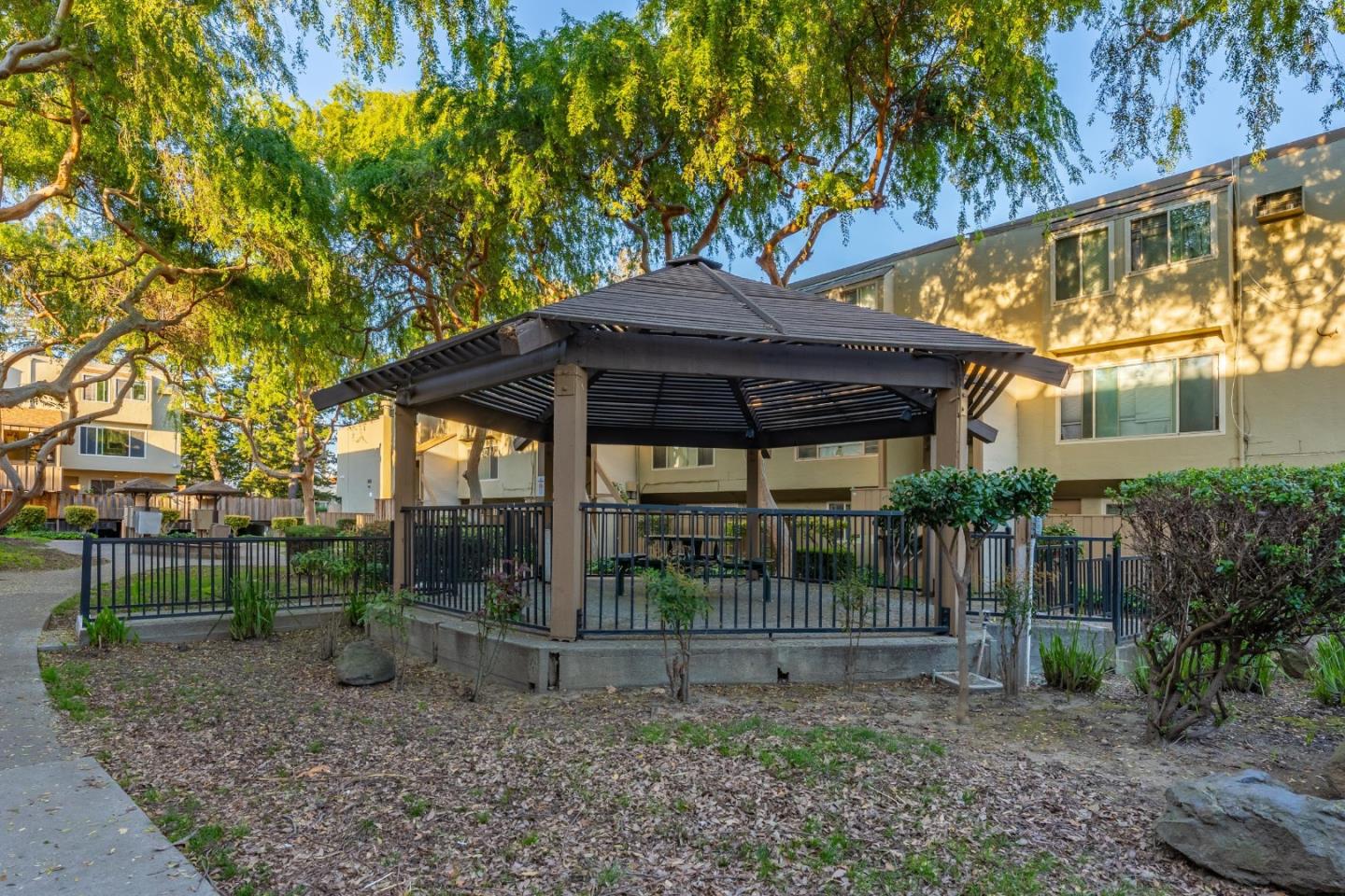 410 Auburn Way 19