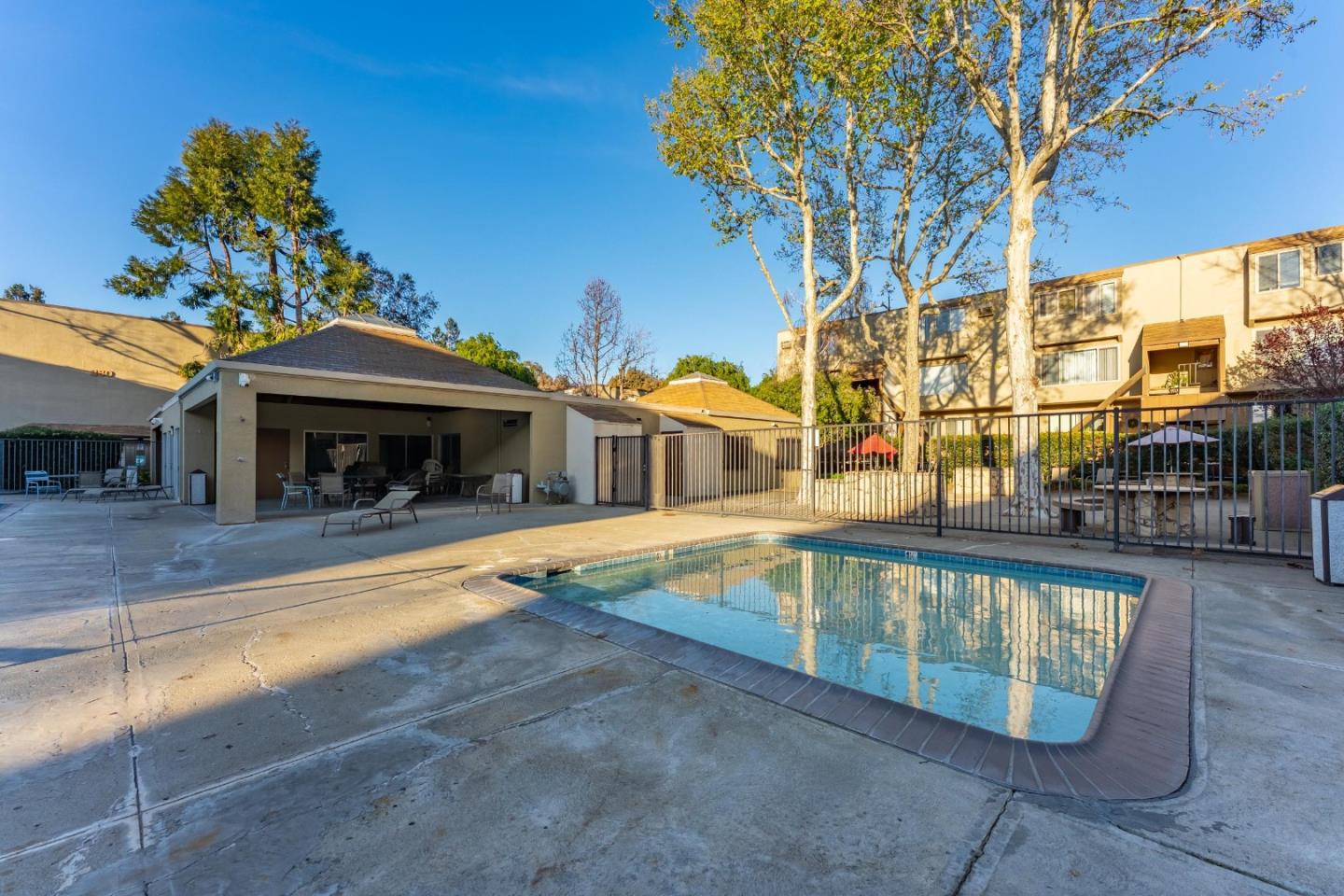 410 Auburn Way 19