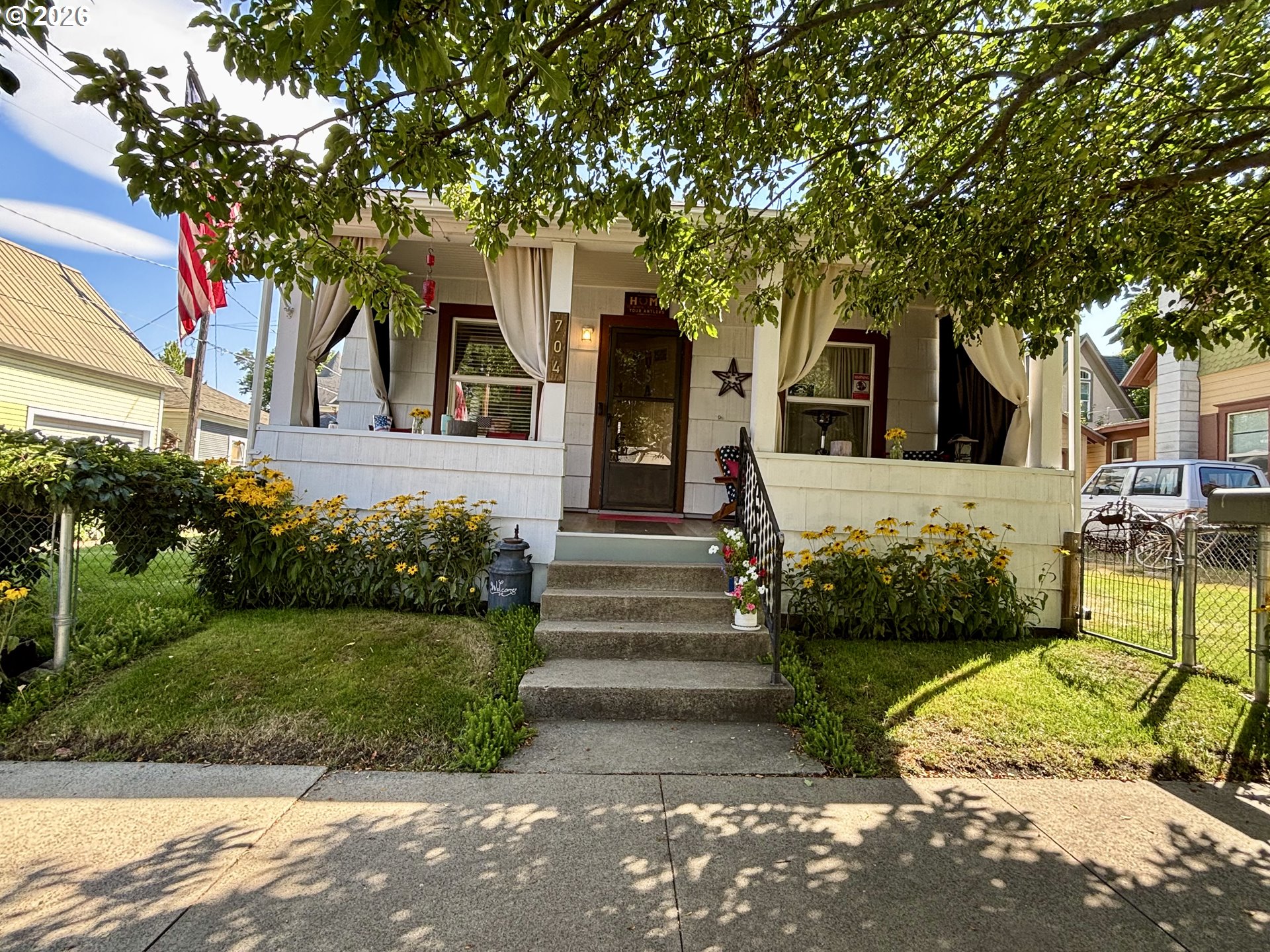 704 MAIN AVE photo