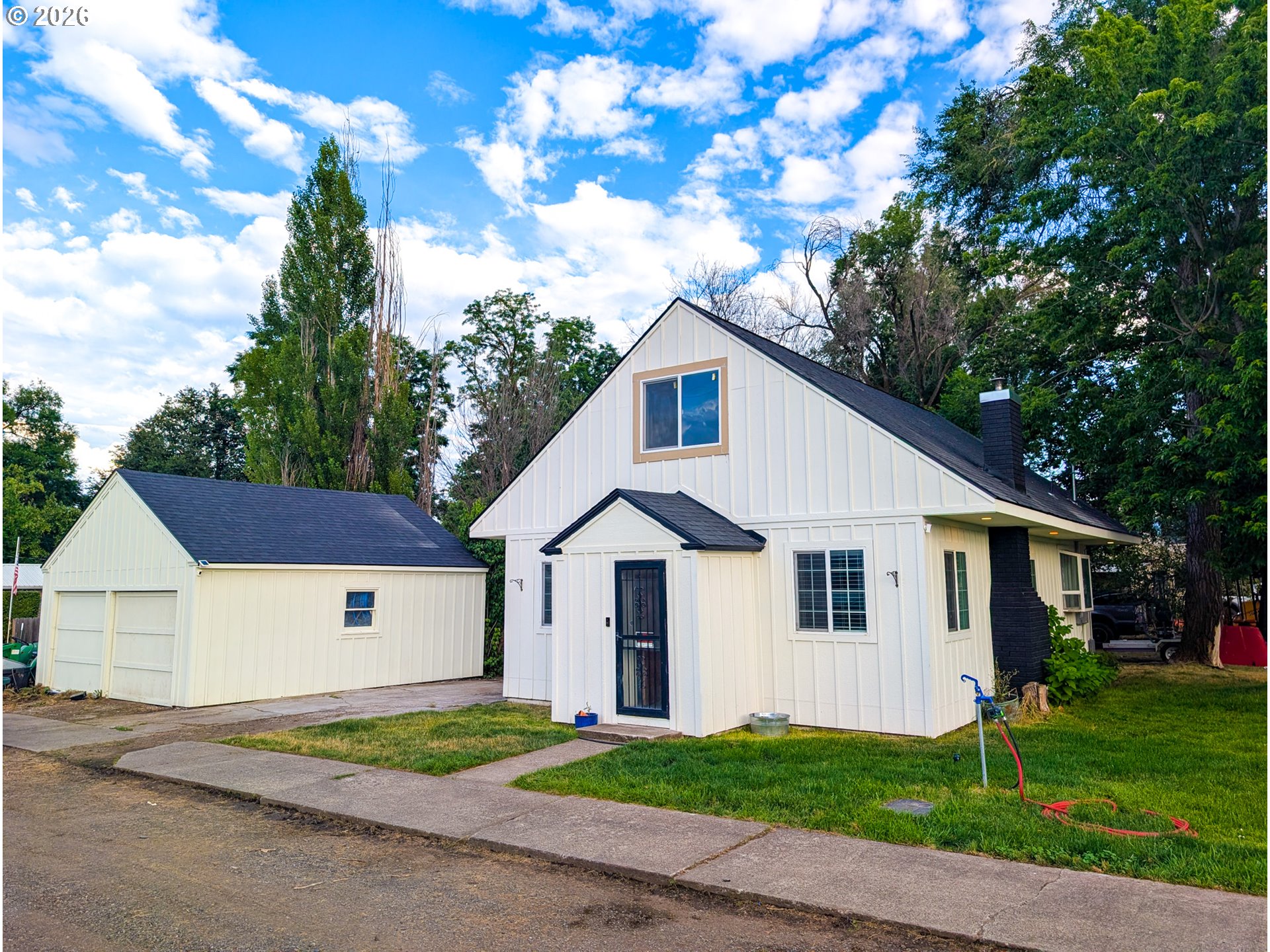 590 Cedar ST photo