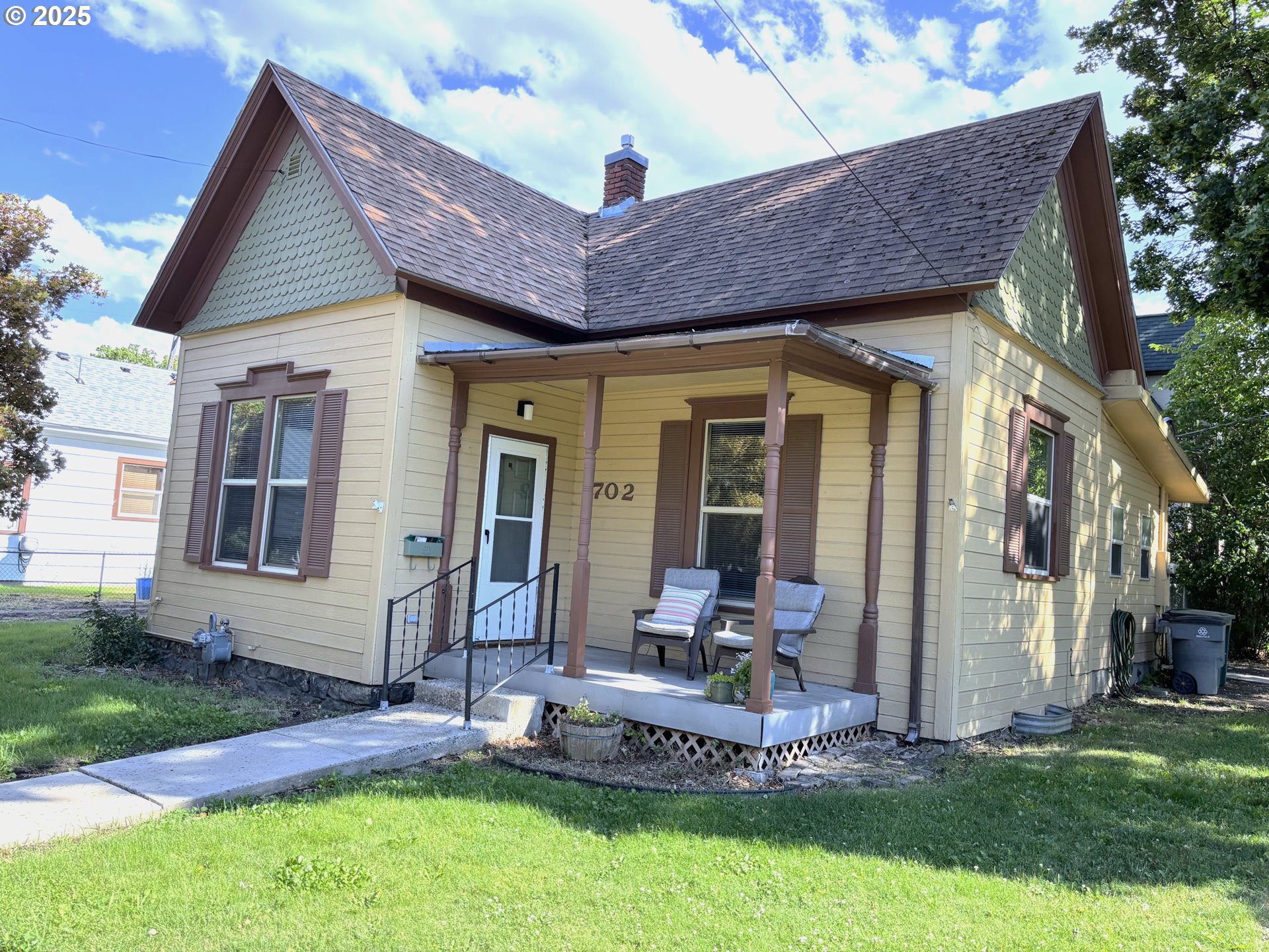 702 MAIN AVE photo