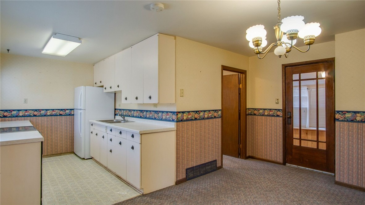 3815 Riverview Drive