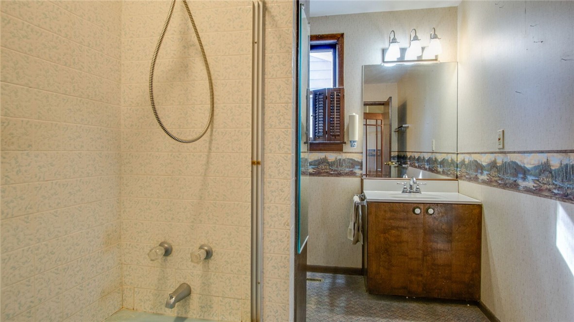 3815 Riverview Drive