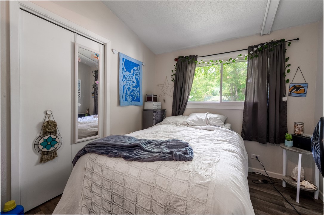 1437 W Willow Street