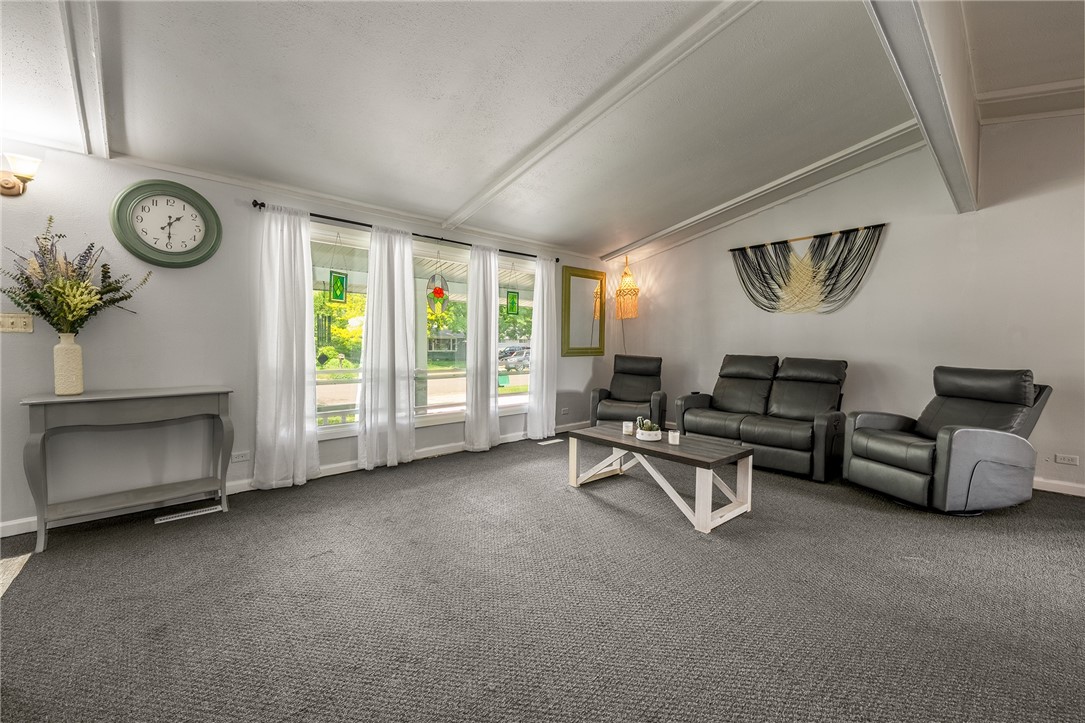 1437 W Willow Street