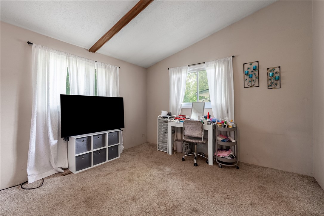 1437 W Willow Street