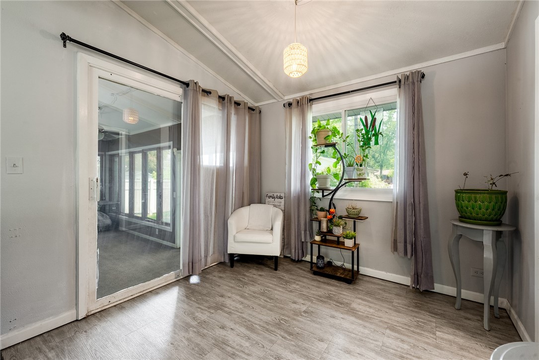 1437 W Willow Street