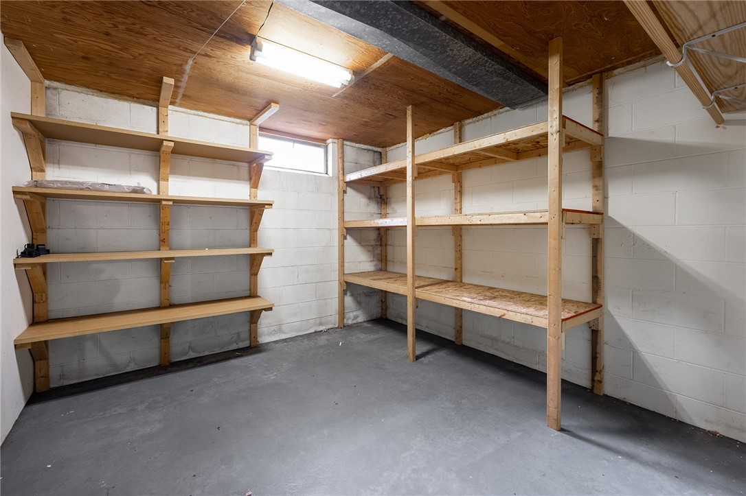 1437 W Willow Street