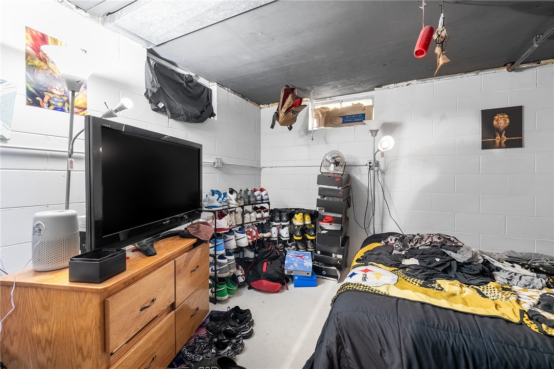 1437 W Willow Street