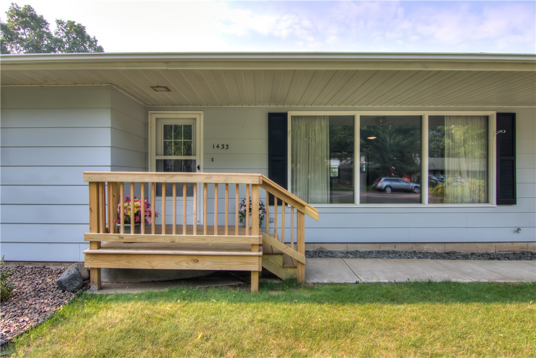 1433 W Willow Street