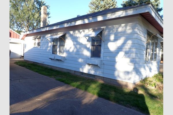 2116 Laurel Avenue