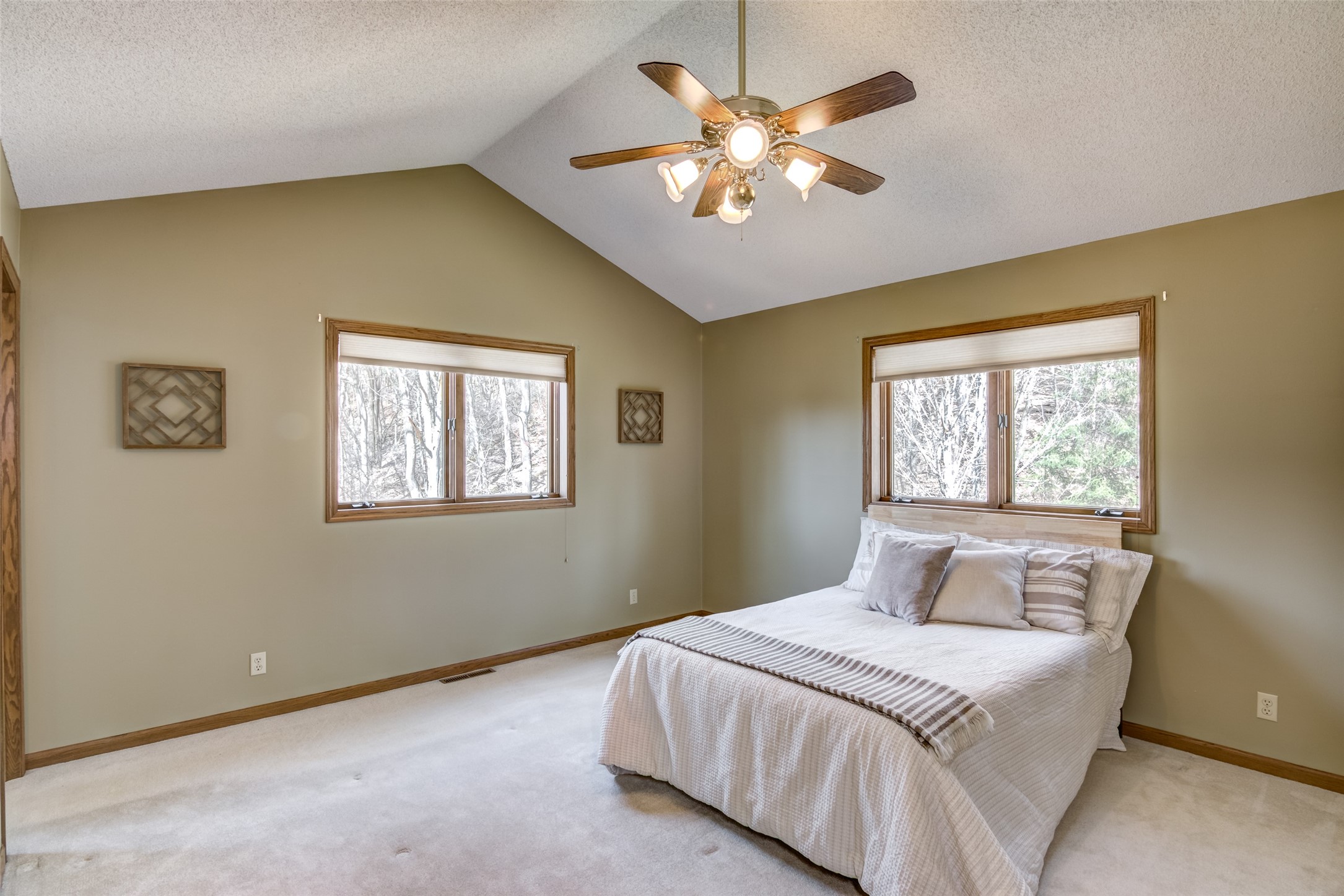 472 Glenwood Ct