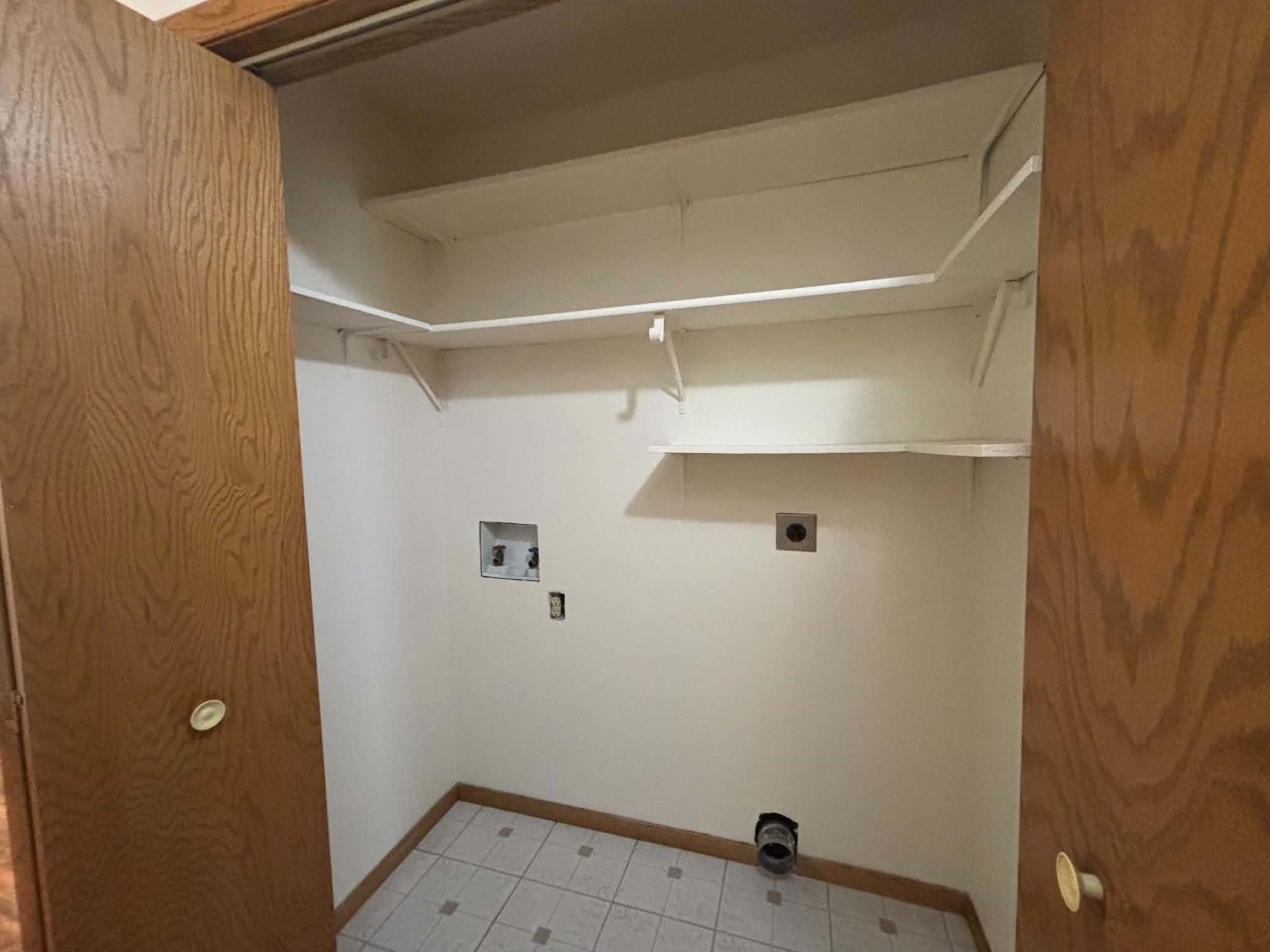 227 Parkview Court 2