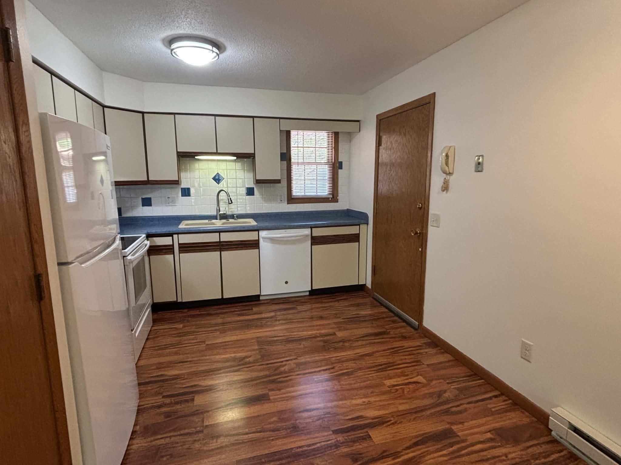 227 Parkview Court 2