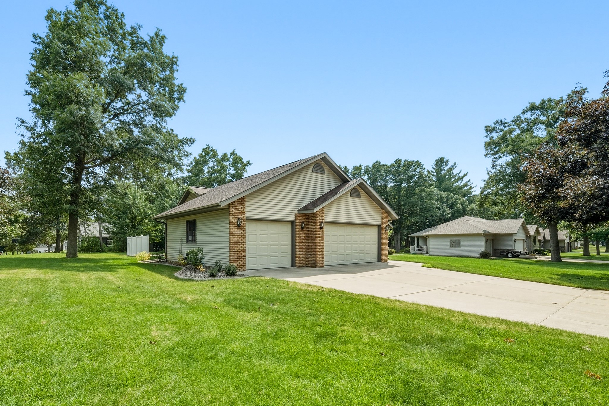 1407 Woodridge Drive