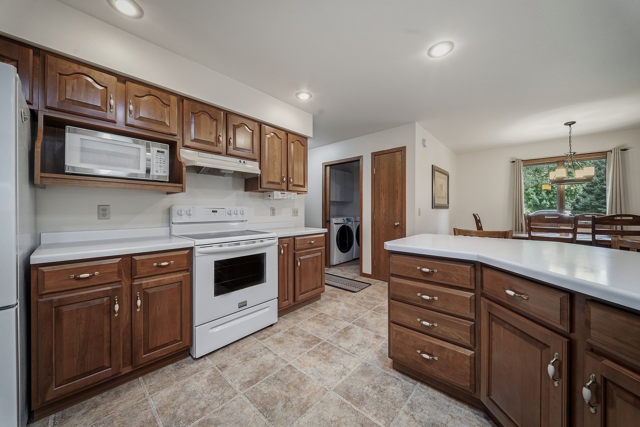 1407 Woodridge Drive
