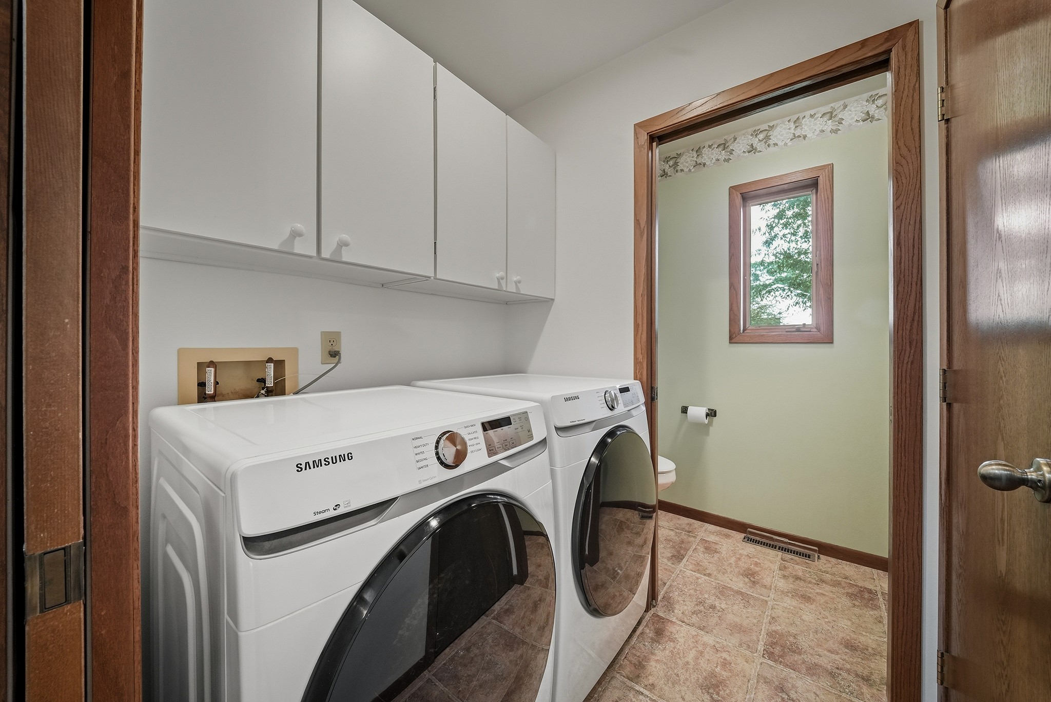 1407 Woodridge Drive