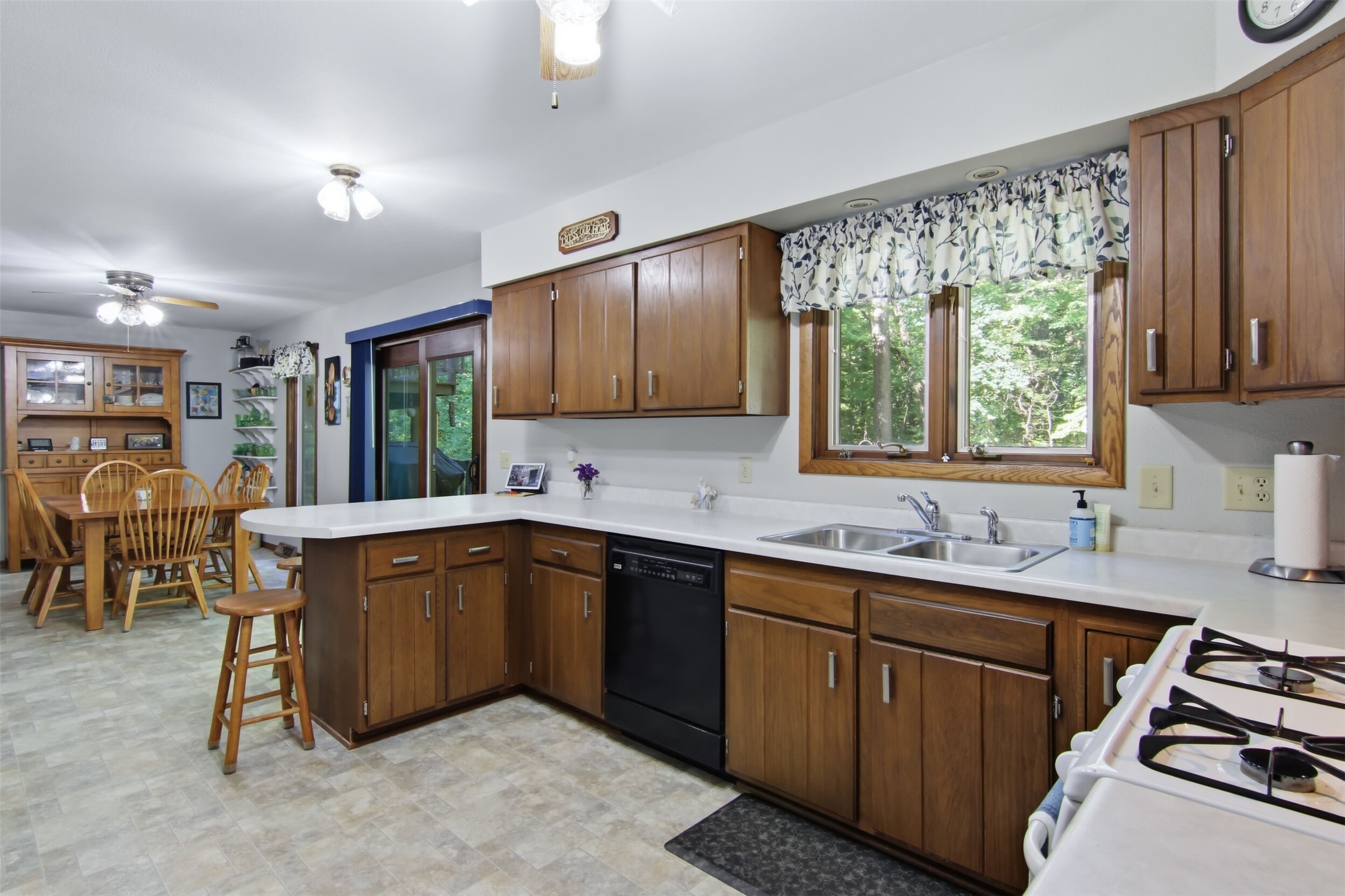 W2610 Rim Rock Road