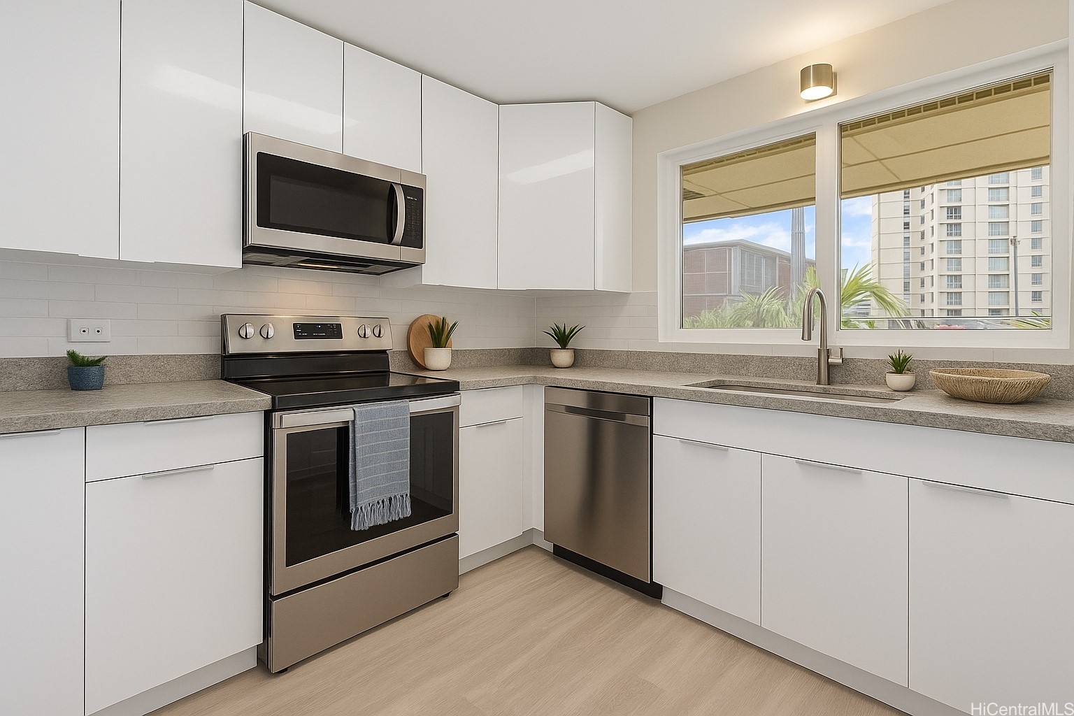 98-297 Ualo Street W1