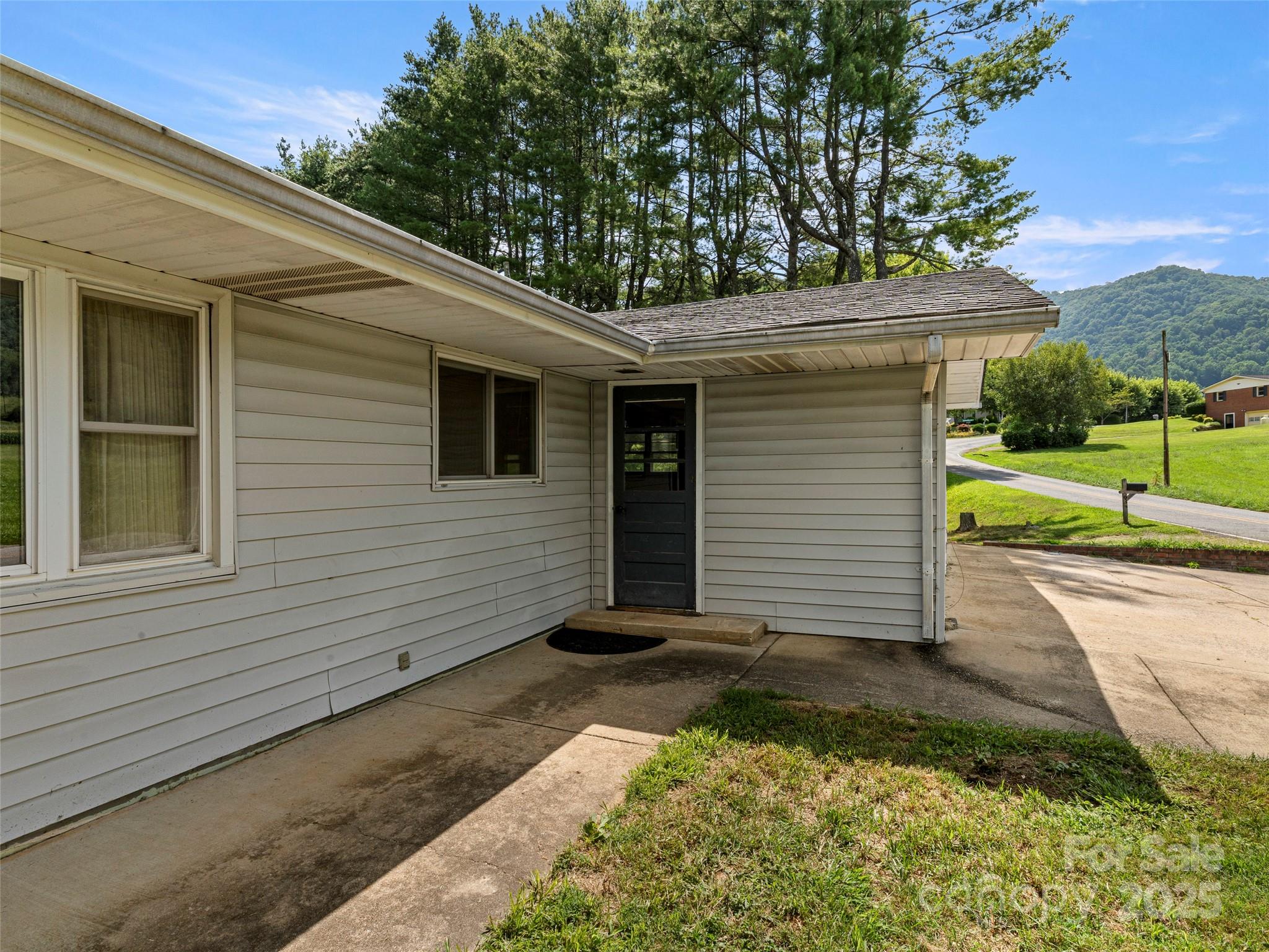 55 Dock Ratcliffe Road