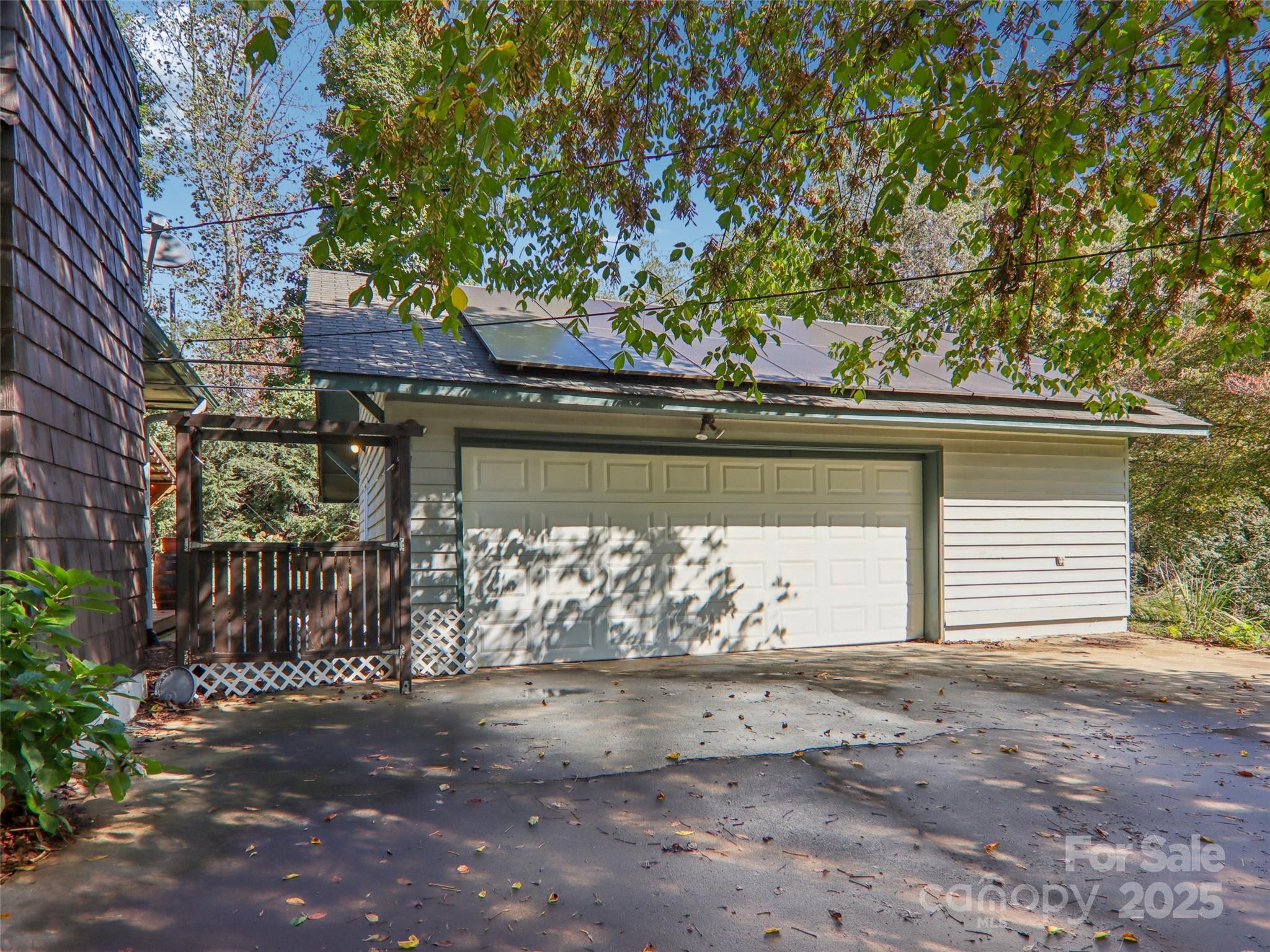 207 Pine Tree Court